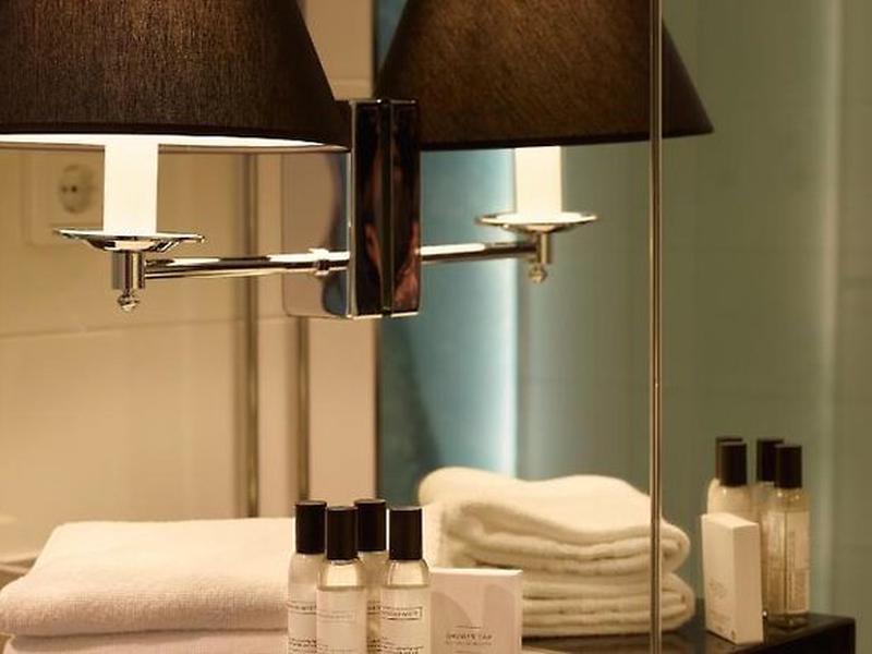 1F4EE90D9D666667D4DB7D49BF2D00A4