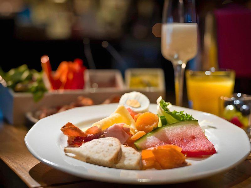 BA711370FA2C266495C83718368099FF