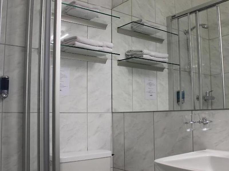 B804A07AFEE7D1FBEFF29C15C7D32704