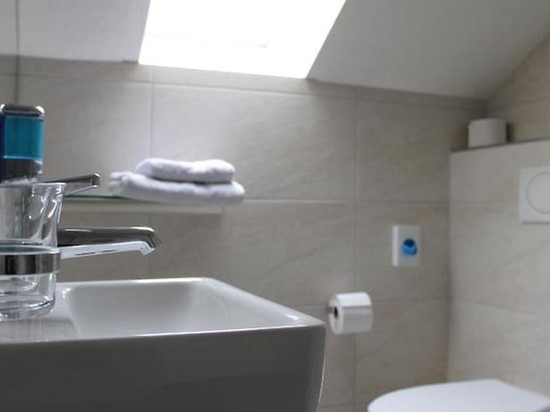 9DEE40A78EC941F93748E339FA20AB83