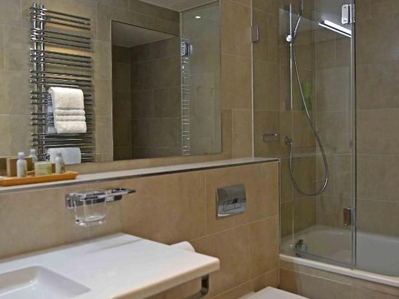 4DFEDBE84952012FFFAB73AFC3A70EED