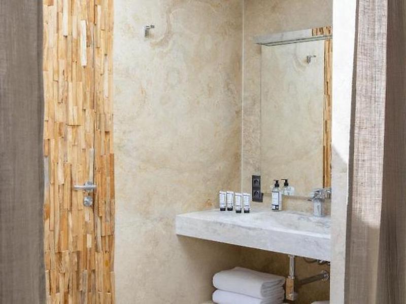 1728AF6D146500F63AA3BACD6900BA6A