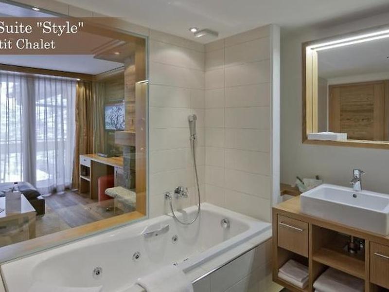 F1EE39E172783369BC8AB84387A3E156