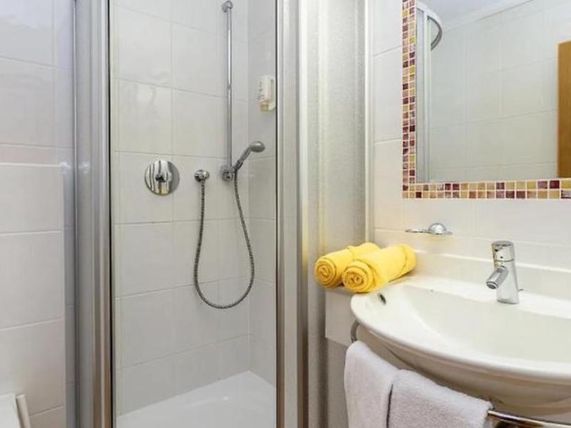 0EA44952C158789EB438A1FA9E6BBD38