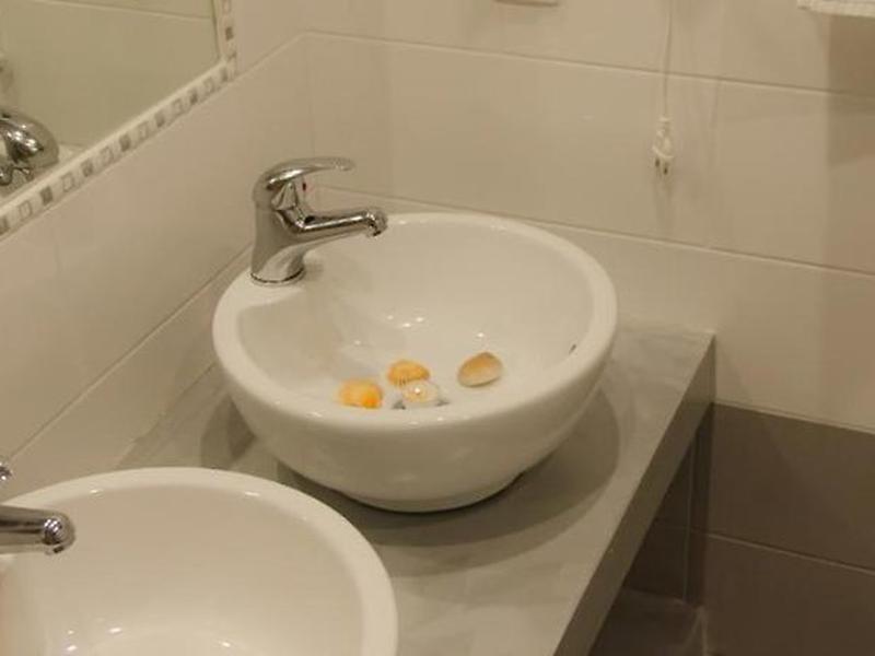 B25C5CEEF396D9855805259A632263C5