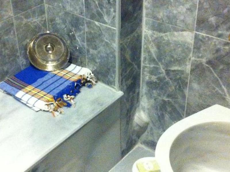 B580B3FFBF1E489A5B16322A1A84553A