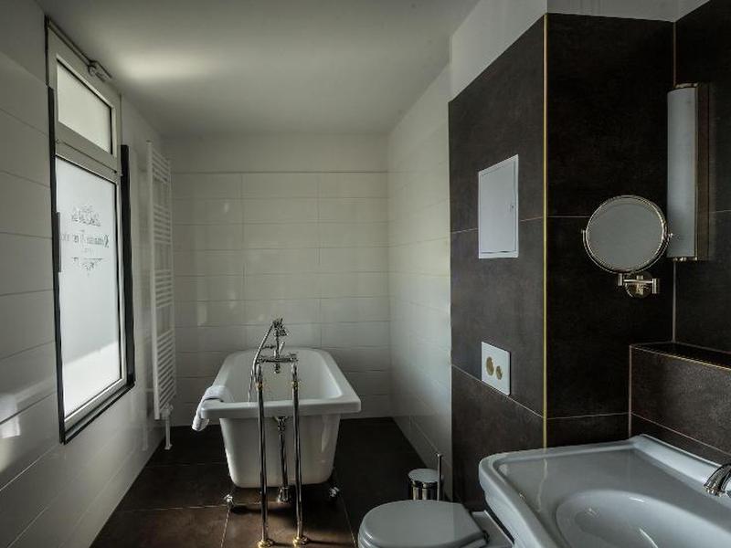 94714F790C9D470AAE78ACDDA5E3EB68