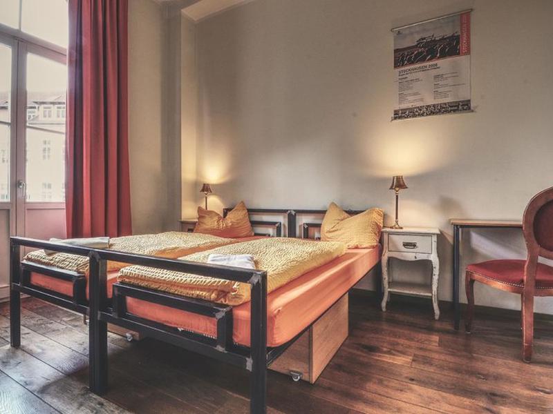 9FD0018D2F42A0BA6436E557298F019B