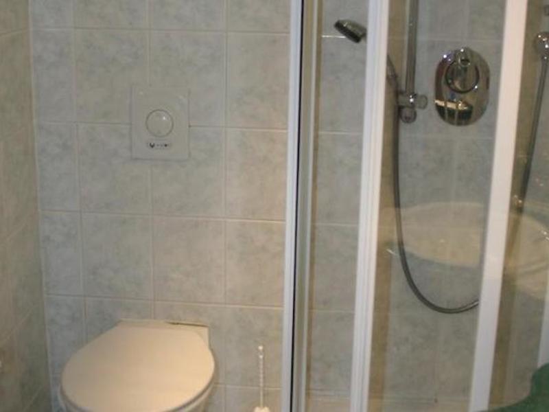 AC4082617861AEF6DC8C20483C15C9BF