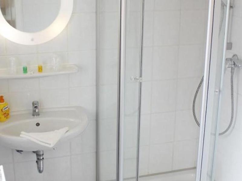 2DE95B9C28E6613F88849D6F8821CC20