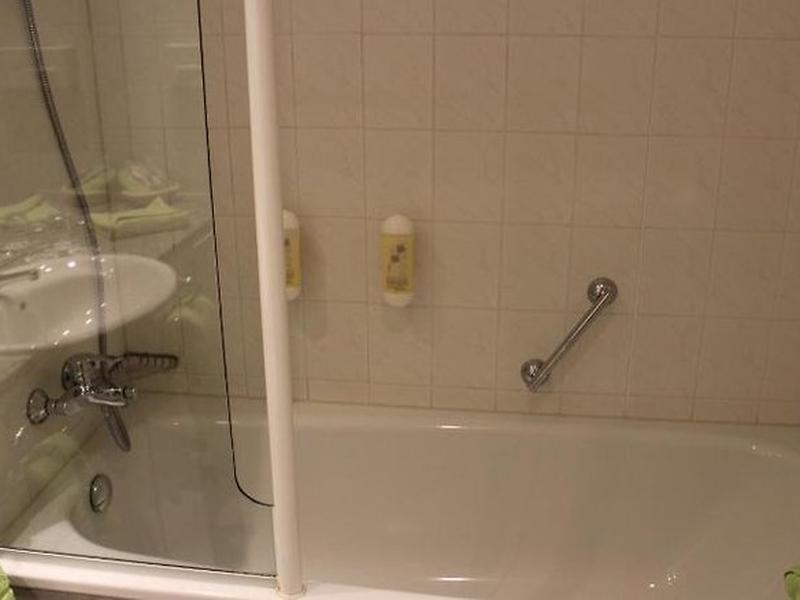 2519915D137D21A6F0AB69E07AE15FC1