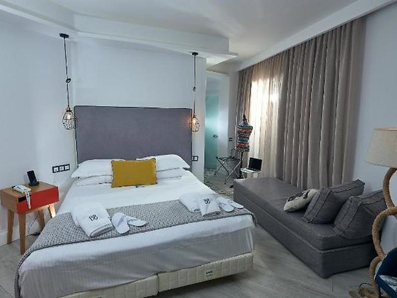 B955F4D4DA7A85F4DCEFF8D958577936