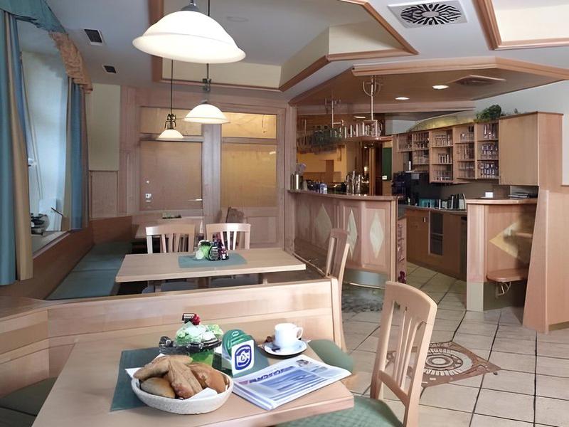 BE5D6729D12144F4415B4E2189625A88