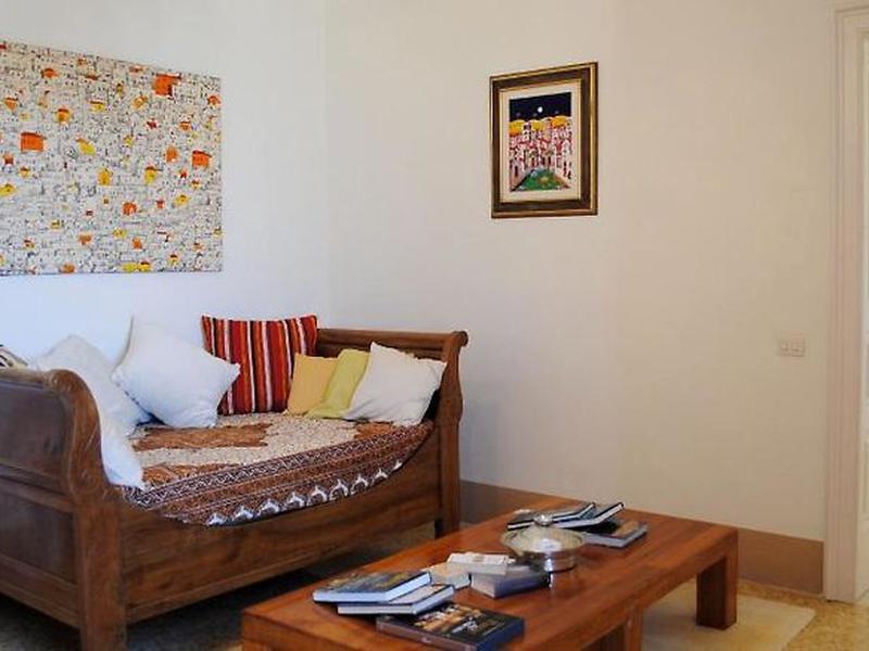 EDC712D346210B76DC03A12F32BEE77D