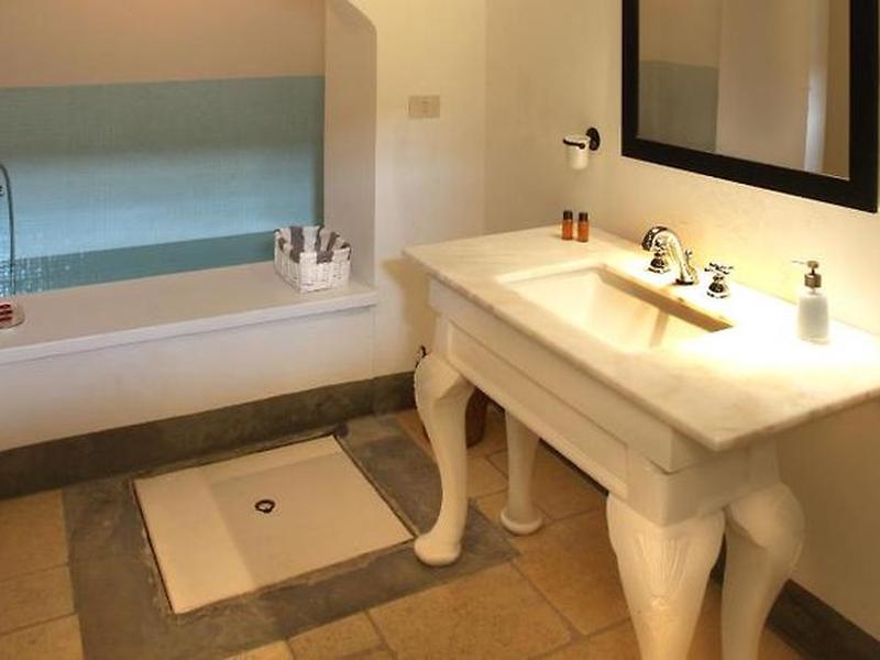 F27BFC79232F68D34ED3CC18F3C42E4E