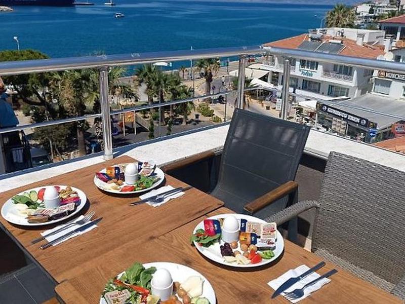 6B5A32DF7179AD0A0A18A5AEDFFAFF39