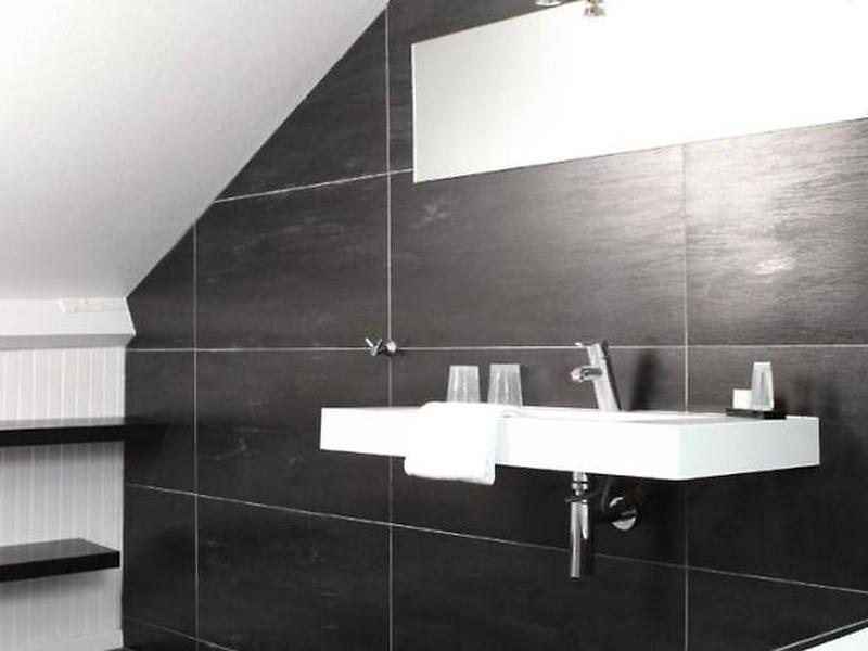 523F09D9FBA1BC1CC2557312042A76B6