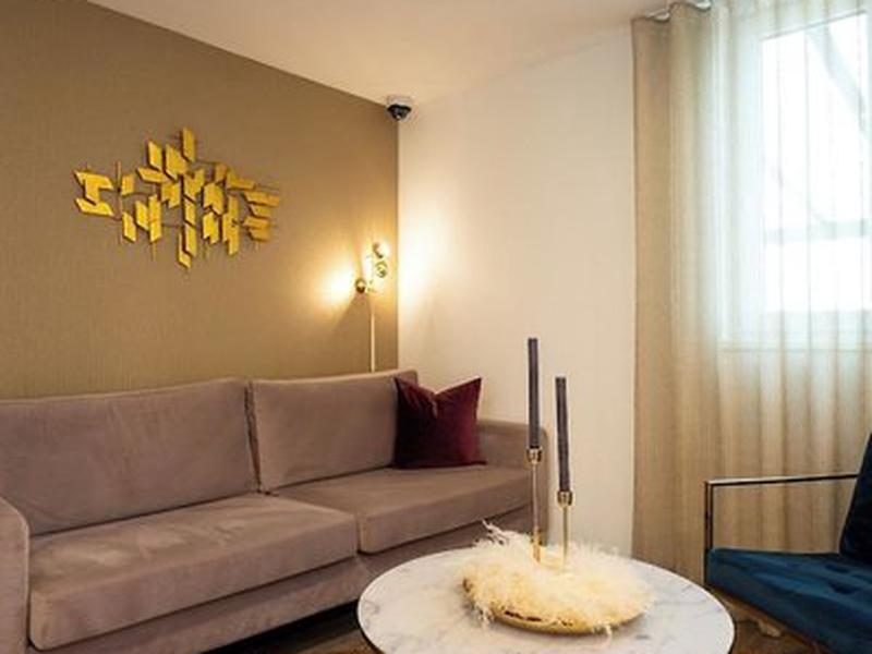 10D1ACAFD45C95DE6895FF48DE7BF34C