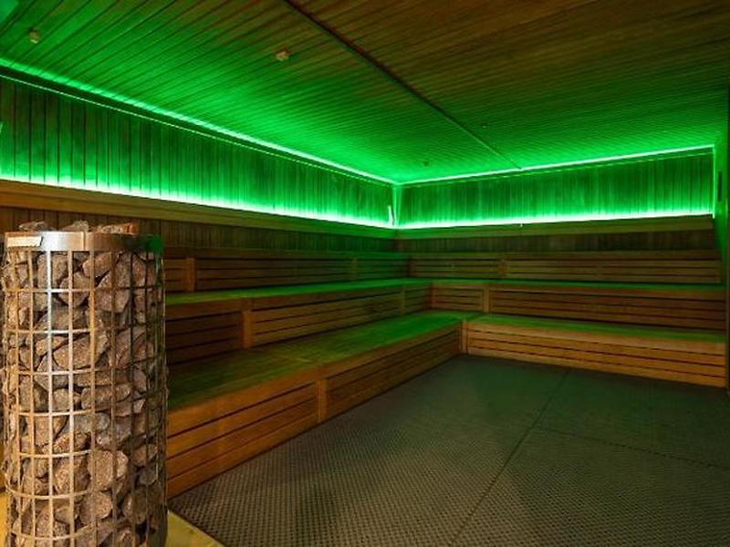 82D965D0BBA30B184A000104806414F9