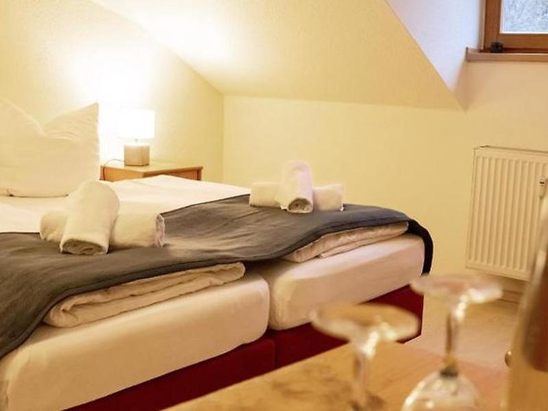 0173B4AE75235CE8C03267C36FC3EB03