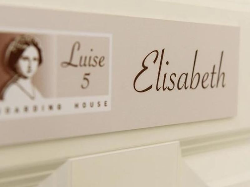 08F4404C1E9F94905829A15F170D41E8