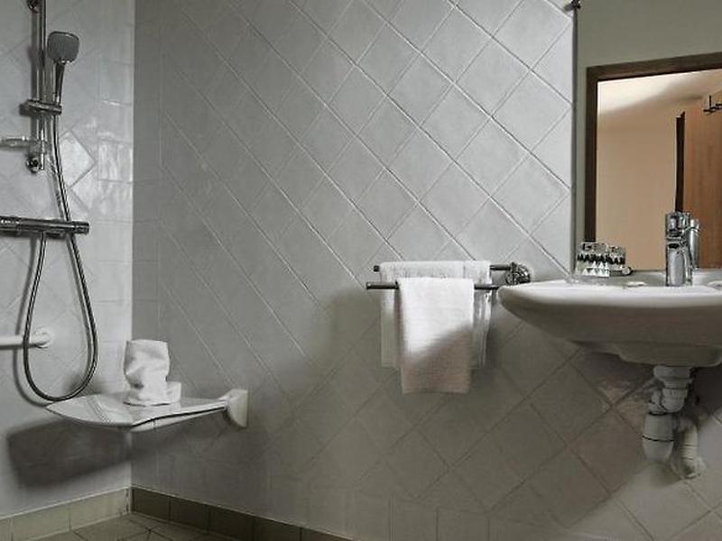 F2BA81431767F95AE28BBAD0394EEC89