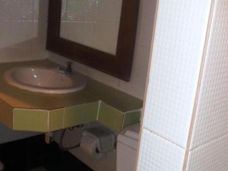 EF1C2B1B148BA8AD4C404262DCF79B07