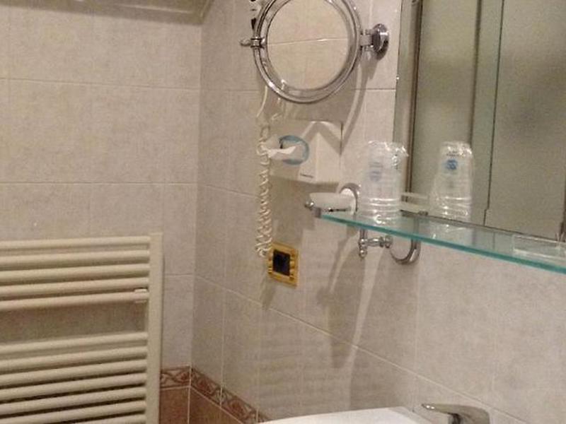 1FFC6BB5478C1C127A4D9C46D638530D