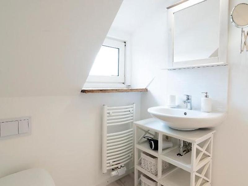 FD7C62AF8A3B456002DEEDC88D3D7357