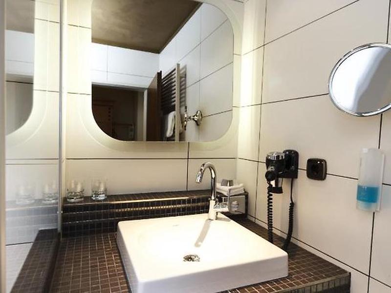 6DBD24AA37A066251D4764D084ACE506