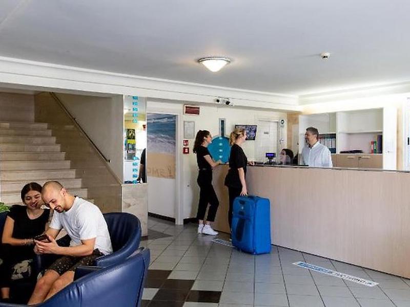 01C9D9DF5282D6D5B6A7DA562795F303