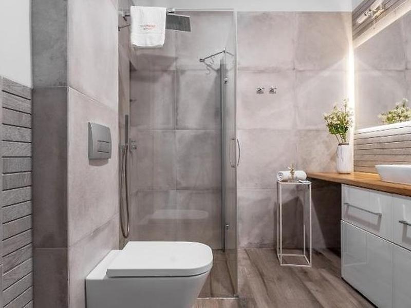 2C5BE5DEC5614592CC7B4D8C16C4E852