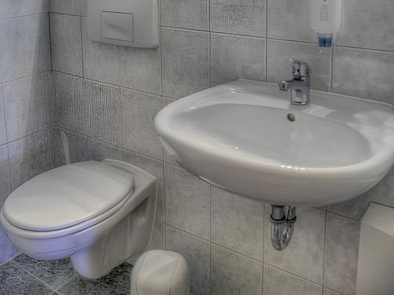 8FF08BC28BEDF3937535032045358D69