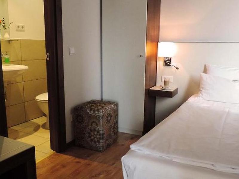 946AE240E85002A3BBF3148B0C3F593D