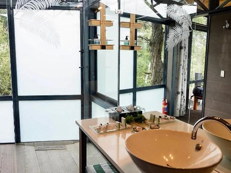 99E1037B1DC19C7C2B4774CB15FCB201