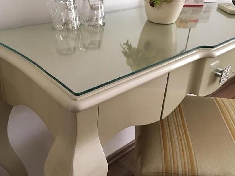 0A1945D4E2E3CF0FE042719F38FACC93