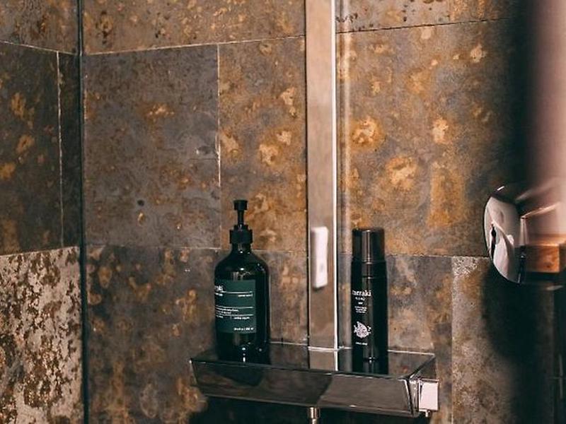 0C56BAB408CAF477D8460D398C44B139