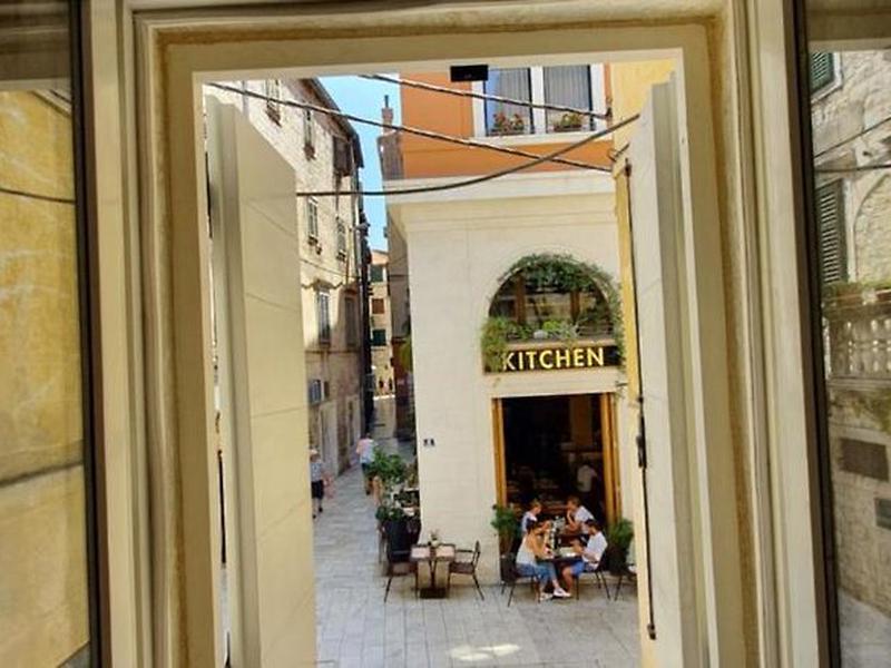 B243AC6AA73175F77C0F8F8E0B4C9396