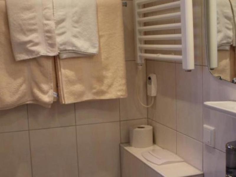 FB0A1E0FB30ACC741CECD385CEB36D4A