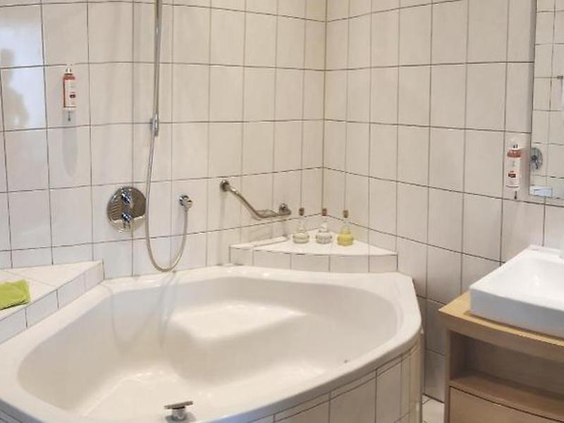 8BFB8623FCBF44C2522E8DD6BA2CD0C9