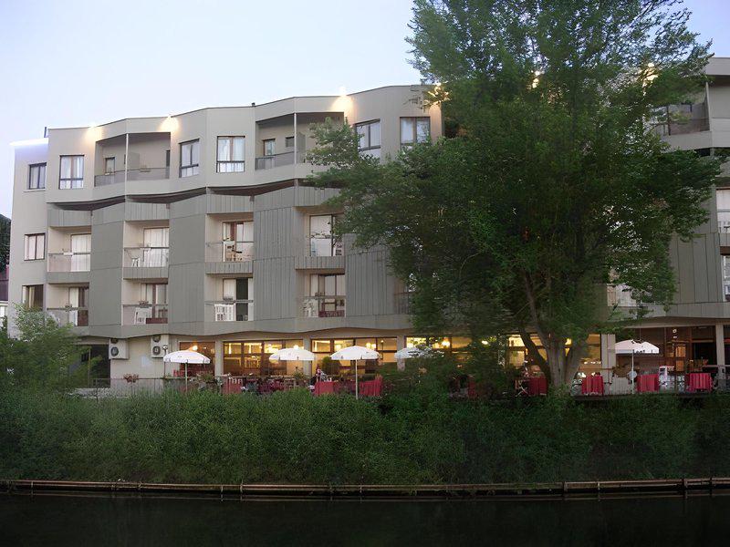 ACA70471FC1623C9E92C1BACEB5755F8