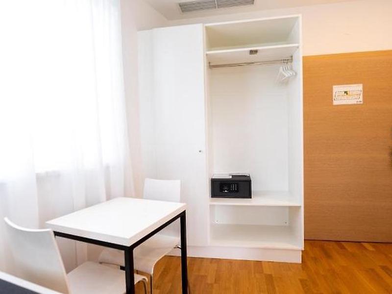 E8F20CE408E5C2A6F126A4D244B30D5B