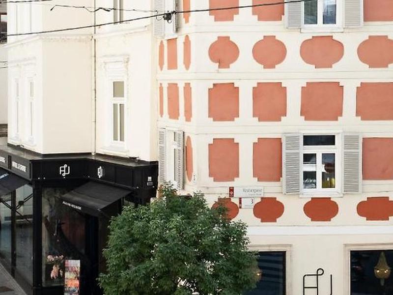 D1ABDD3C10F4F28352F61AA773052595