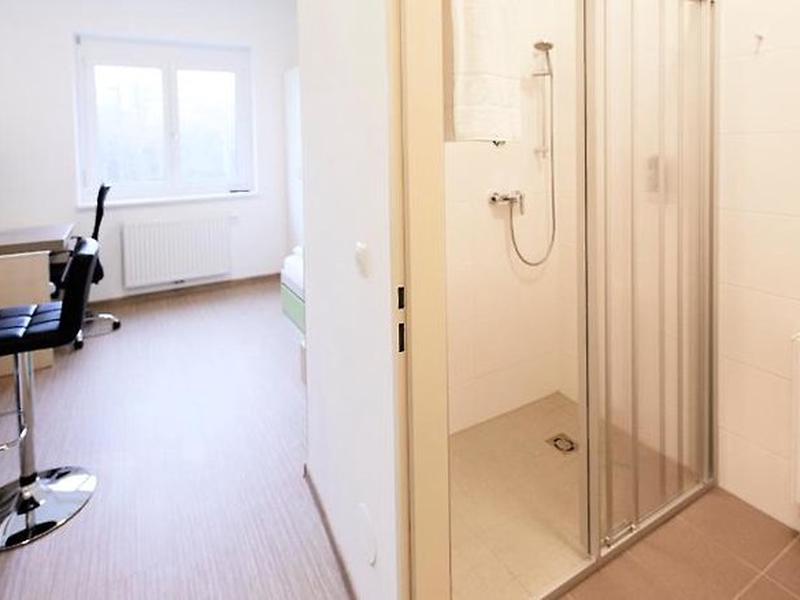 E3BE8004FC30BC555397ACF5326E80F7