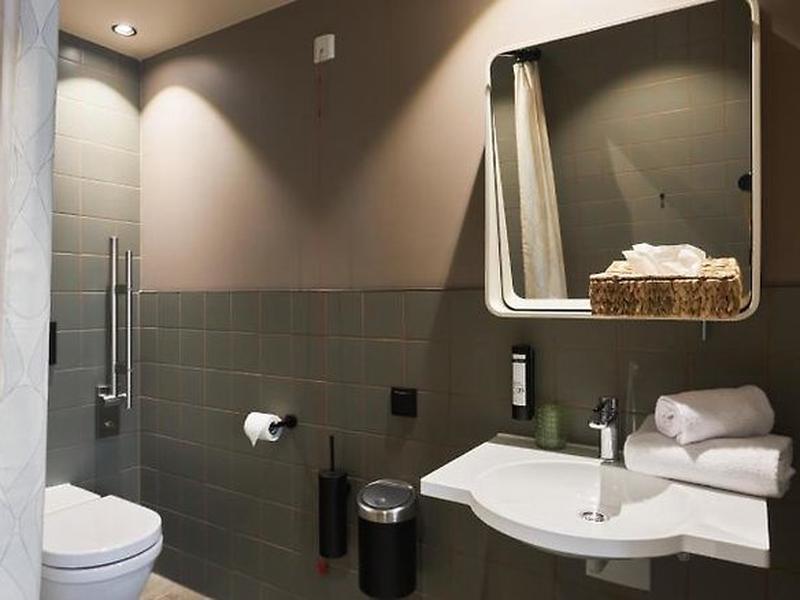 EF29E1697E67B8B1192913F1542F3302