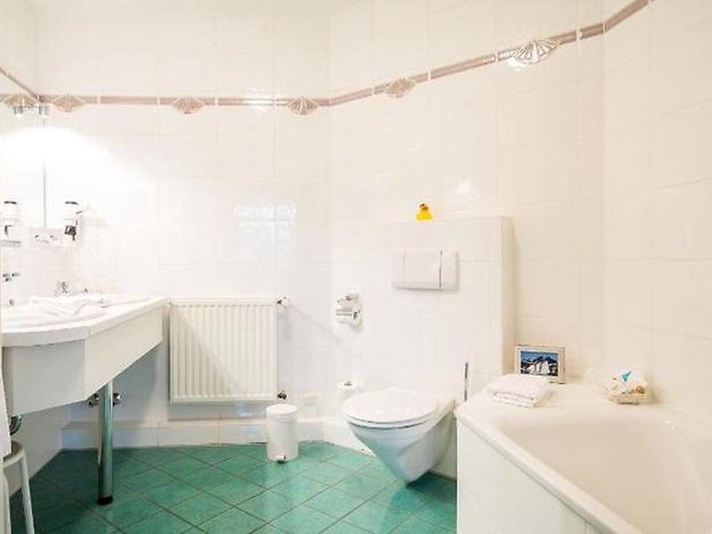 64AC20E3EB6FA15CD4EB0DE133C3F5FD