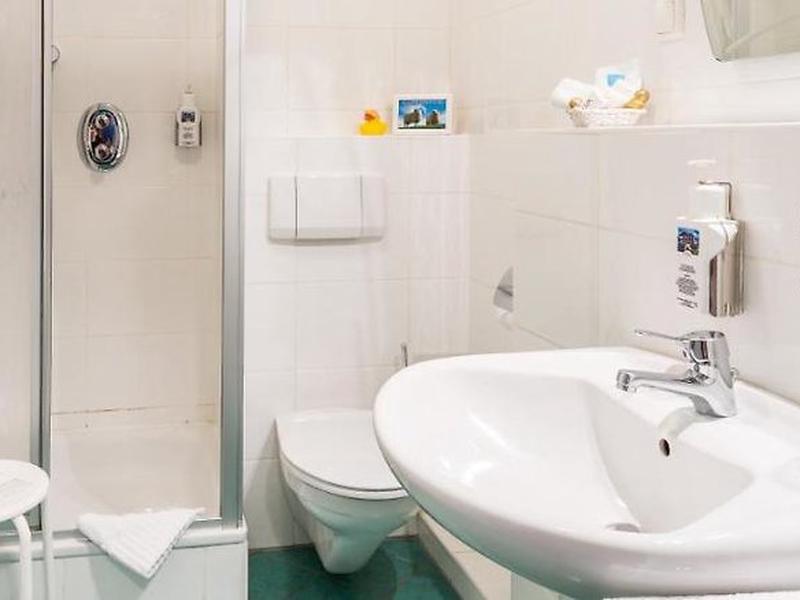 775DFCEEB7C4496586B6FE15DB34F586