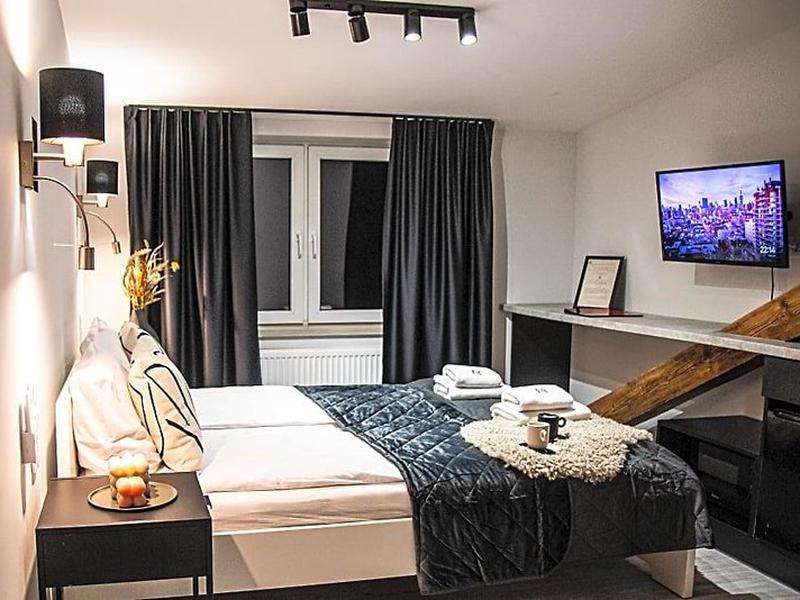 C807359F7EFED256E2E25B6939E4103E