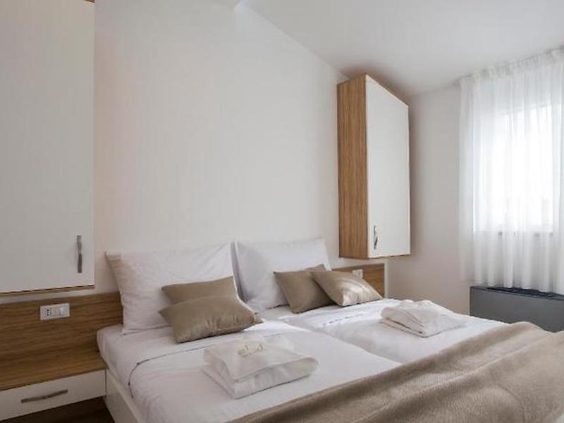 2738F4B65DCB455F4043D934894D0D00