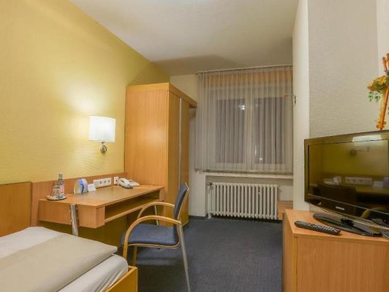 E4BE7C8CE65881AC56F9D23DD703935A